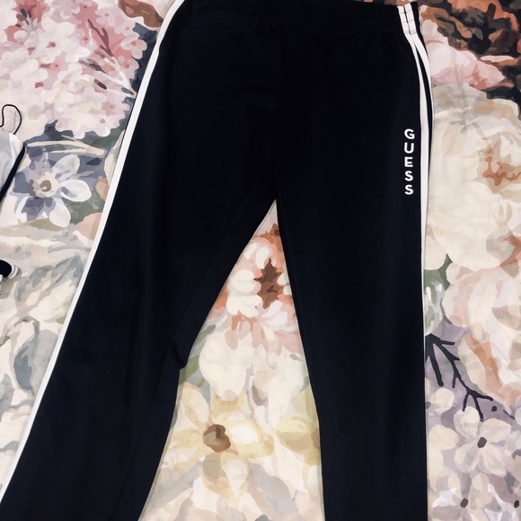 Guess Pants - Picture 2 of 3